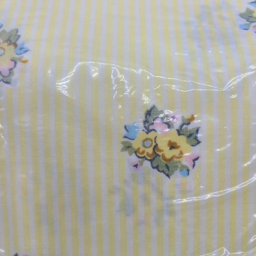 Vintage Floral Pillowcase Set (2 pieces) / Yellow